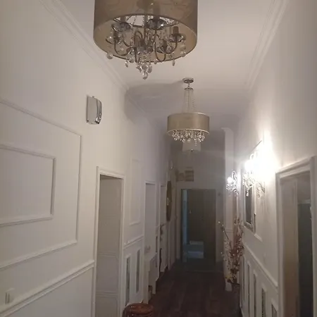 Habibi Tu Silver Gate Diocletians Palac Ostello *