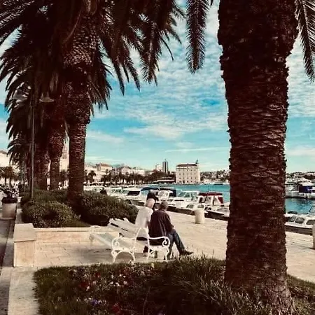 Habibi Tu Silver Gate Diocletians Palac سبليت