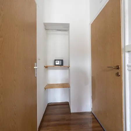 Habibi Tu Silver Gate Diocletians Palac Ostello Spalato