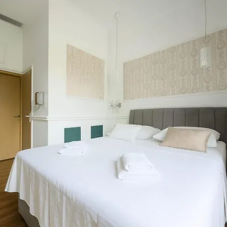 Ostello Habibi Tu Silver Gate Diocletians Palac *