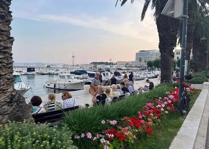 Habibi Tu Silver Gate Diocletians Palac Hostel Split