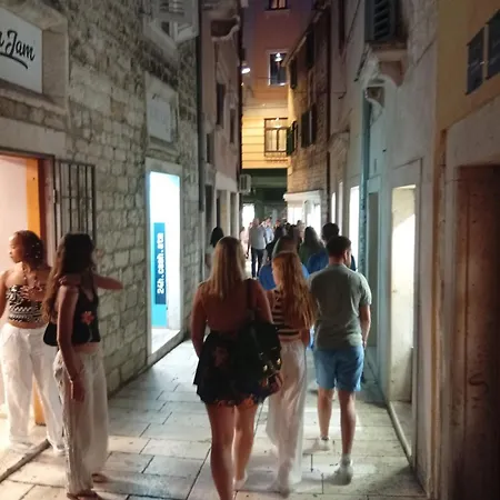 Habibi Come Tu Silver Gate Diocletians Palac Hostel Σπλιτ