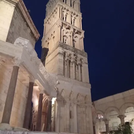 Habibi Come Tu Silver Gate Diocletians Palac Hostel Σπλιτ