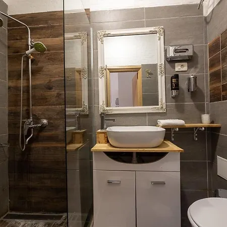 Hostel Habibi Tu Silver Gate Diocletians Palac Split