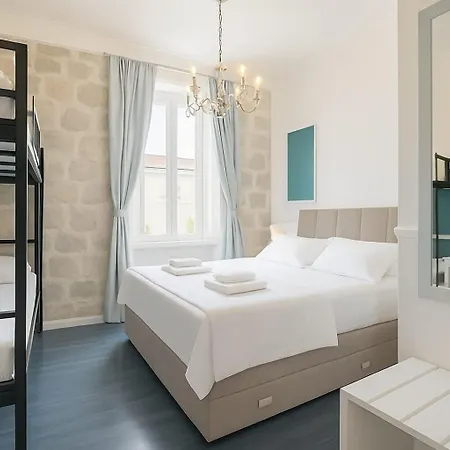 Habibi Come Tu Silver Gate Diocletians Palac Hostel Σπλιτ