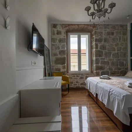 Hostel Habibi Tu Silver Gate Diocletians Palac *
