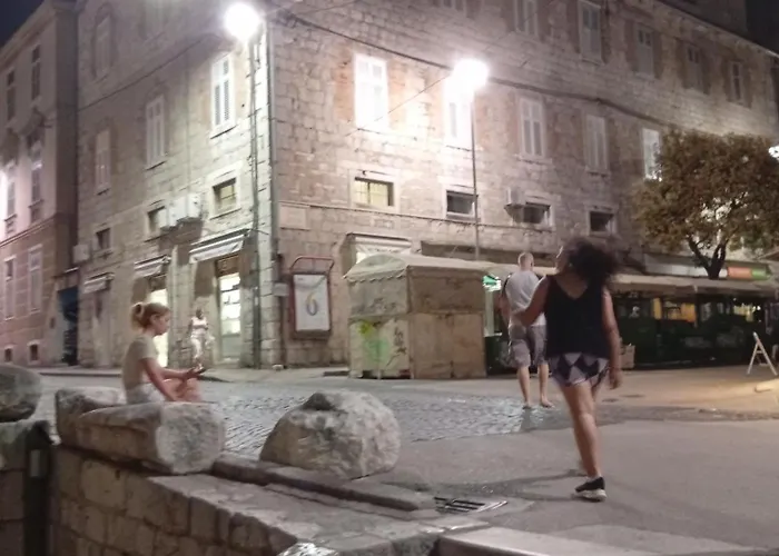 Hostel Habibi Tu Silver Gate Diocletians Palac Σπλιτ
