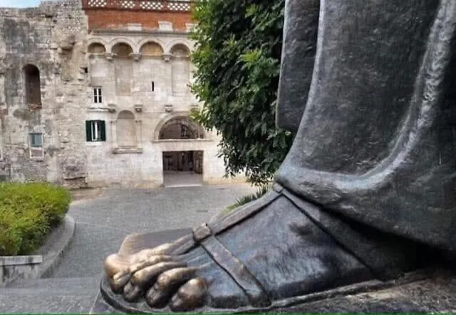 Hostel Habibi Tu Silver Gate Diocletians Palac *