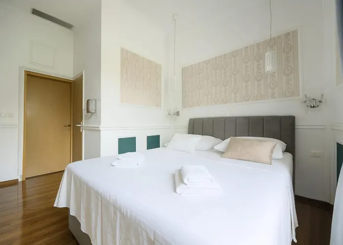 Hostel Habibi Tu Silver Gate Diocletians Palac *