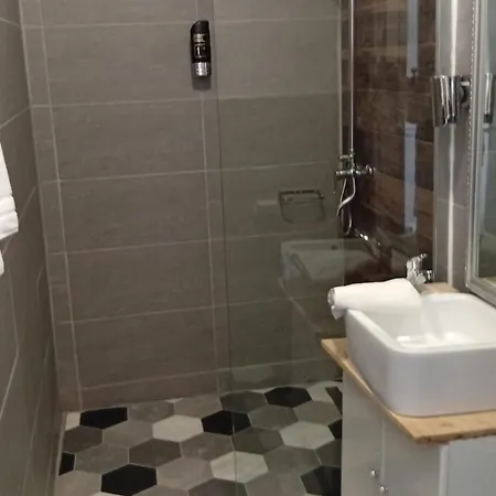 Habibi Tu Silver Gate Diocletians Palac * Split